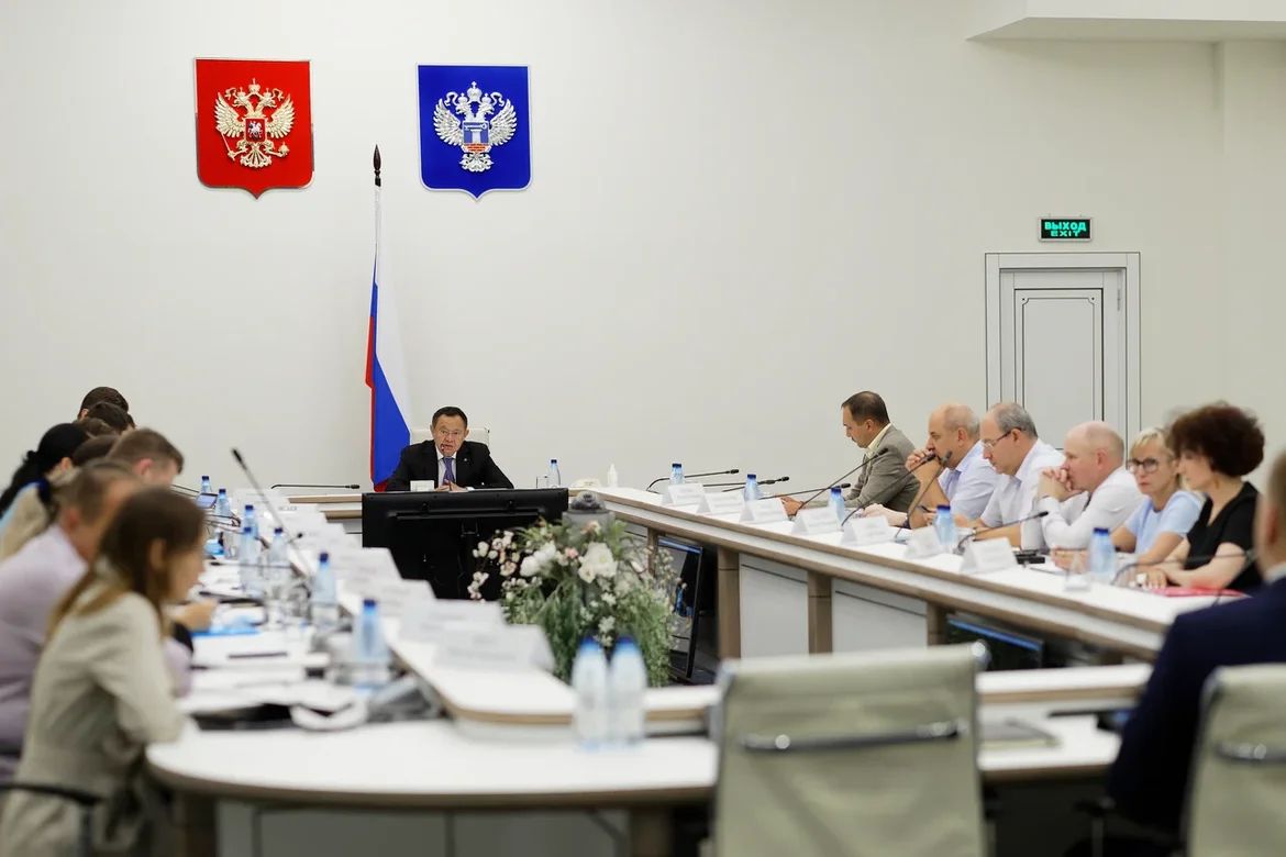 Ирек Файзуллин провел совещание с крупными подрядчиками о применении механизма изменения стоимости госконтрактов