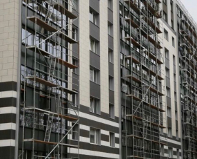 Возможность изменения цены контрактов на проведение капремонта МКД не повлечёт роста размеров взносов граждан на эти цели